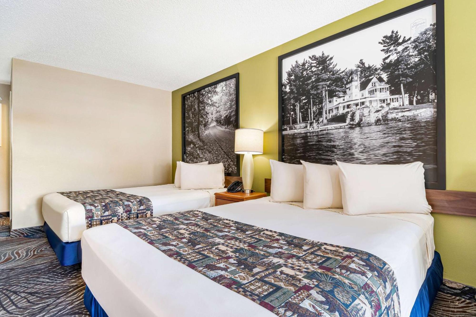 Super 8 By Wyndham Lake George/Downtown Екстериор снимка
