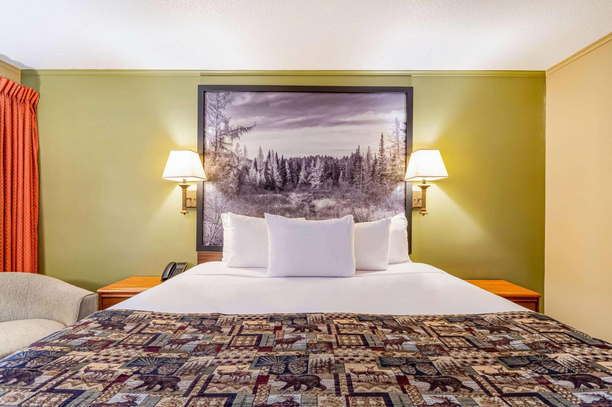 Super 8 By Wyndham Lake George/Downtown Екстериор снимка