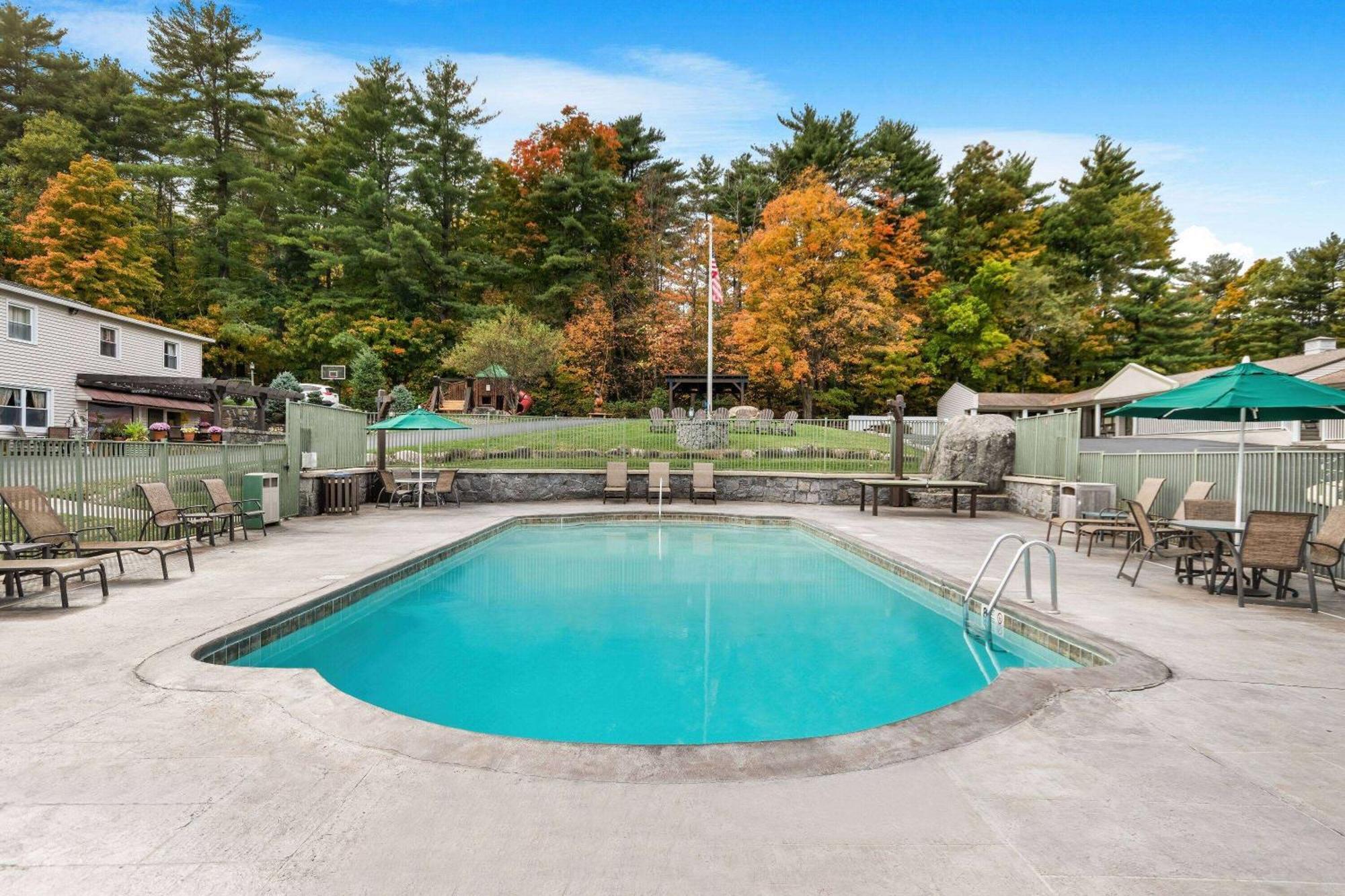Super 8 By Wyndham Lake George/Downtown Екстериор снимка
